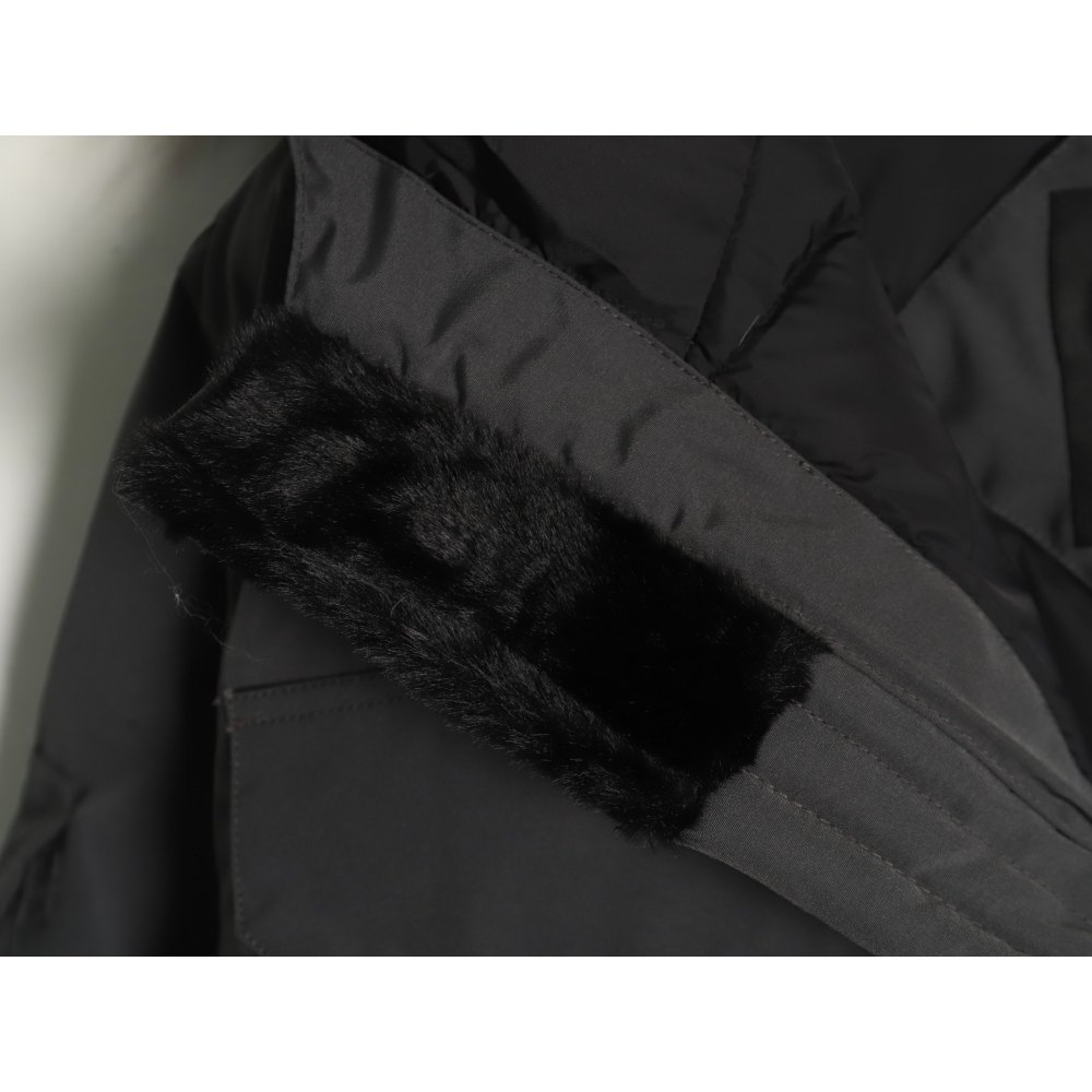ddkicks Can*a Go*e graphite expedition parka heritage