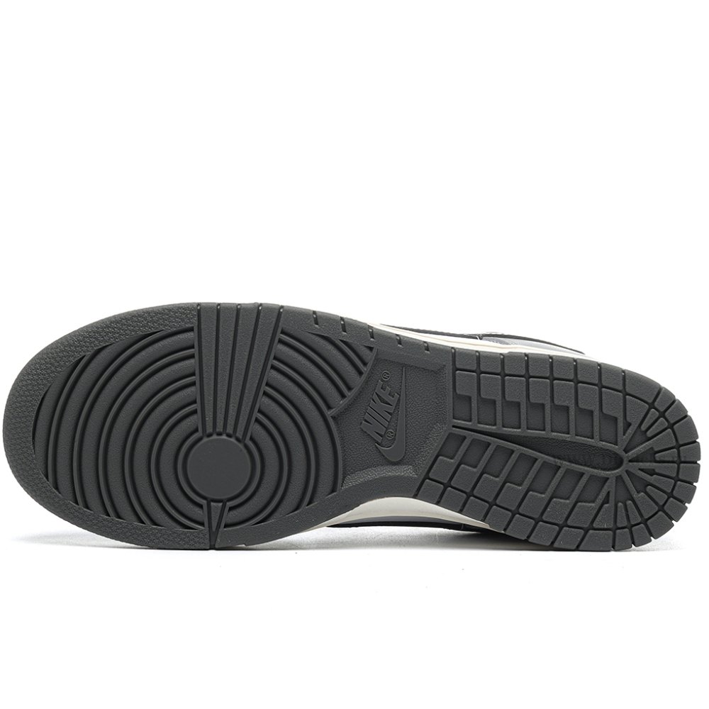 DD Nike Dunk Low Light Smoke Grey (Women's)