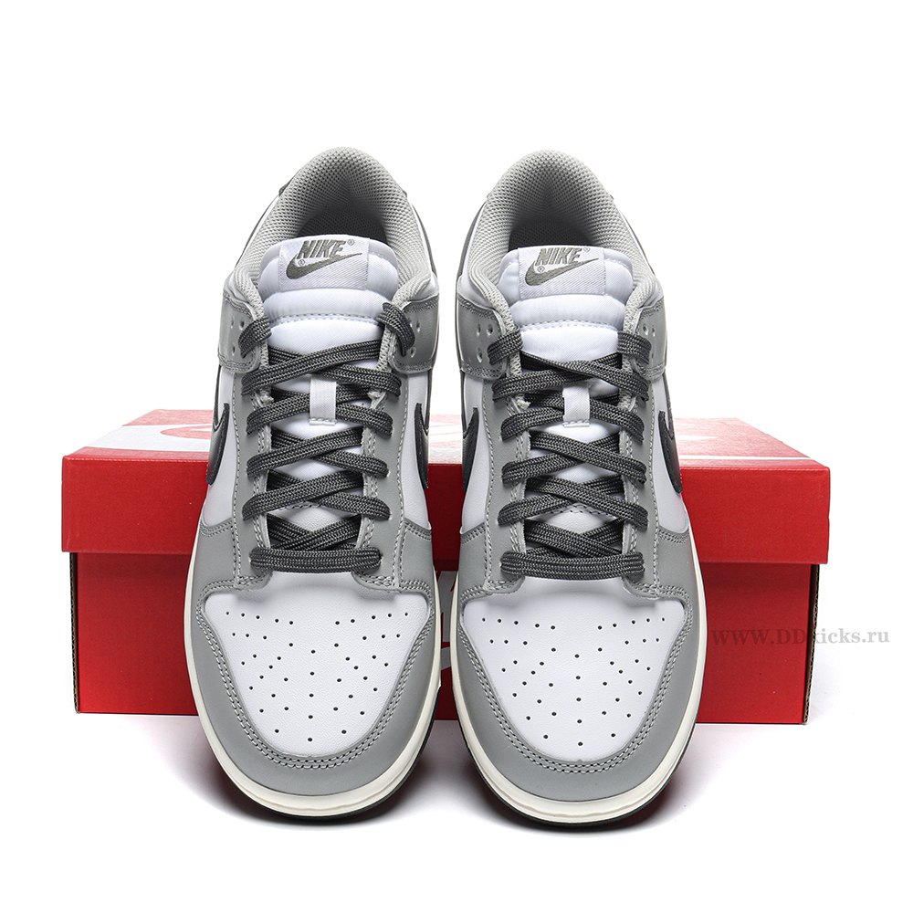 DD Nike Dunk Low Light Smoke Grey (Women's)