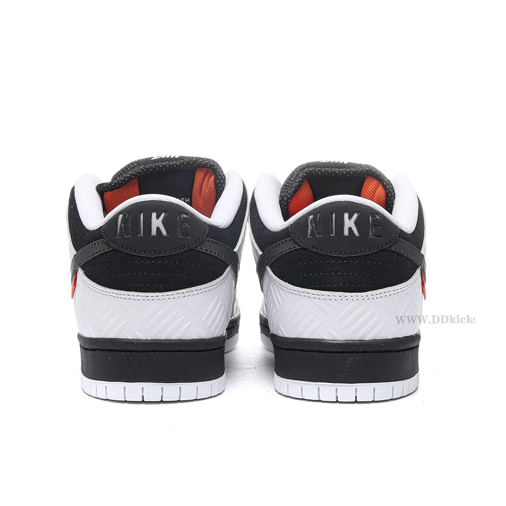 DD Nike SB Dunk Low TIGHTBOOTH