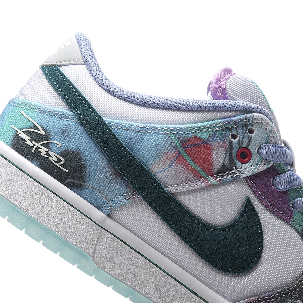 DD Nike SB Dunk Low Futura Laboratories Bleached Aqua