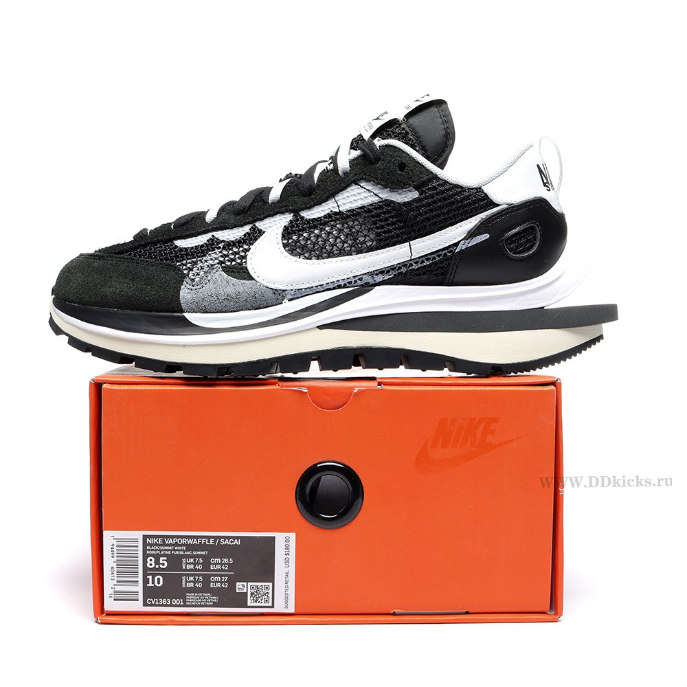 DD Nike Vaporwaffle sacai Black White