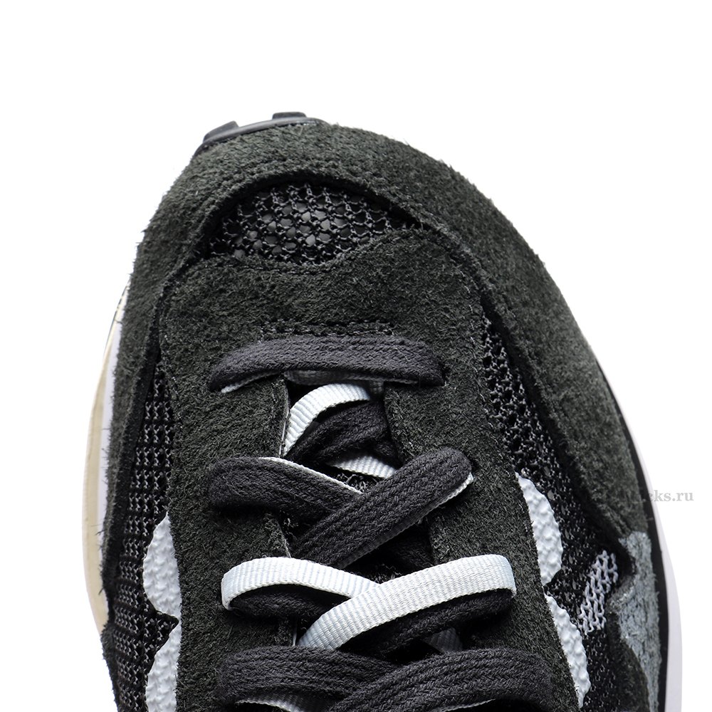 DD Nike Vaporwaffle sacai Black White
