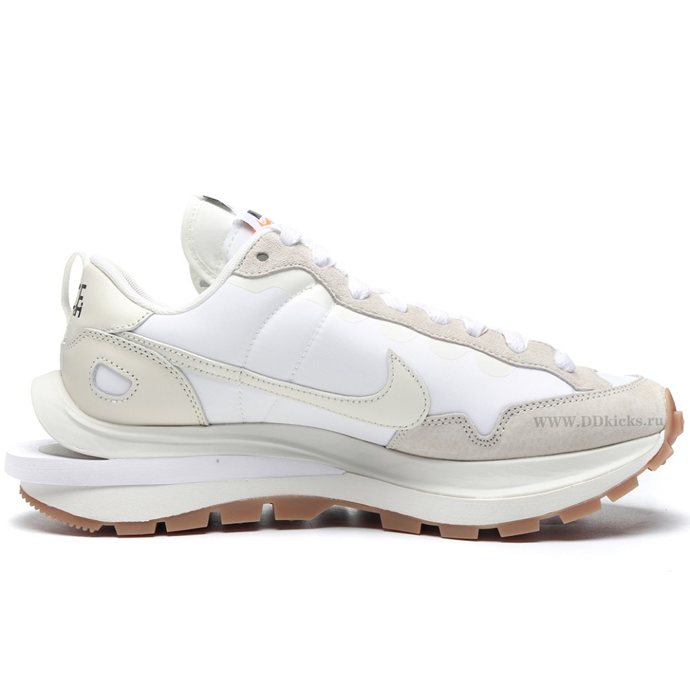 DD Nike Vaporwaffle sacai Sail Gum