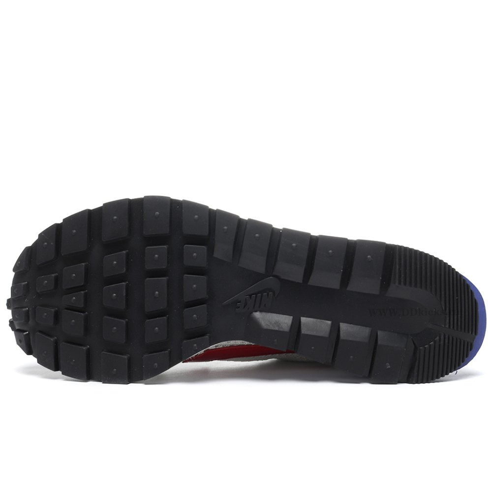 DD Nike Vaporwaffle sacai Sport Fuchsia Game Royal