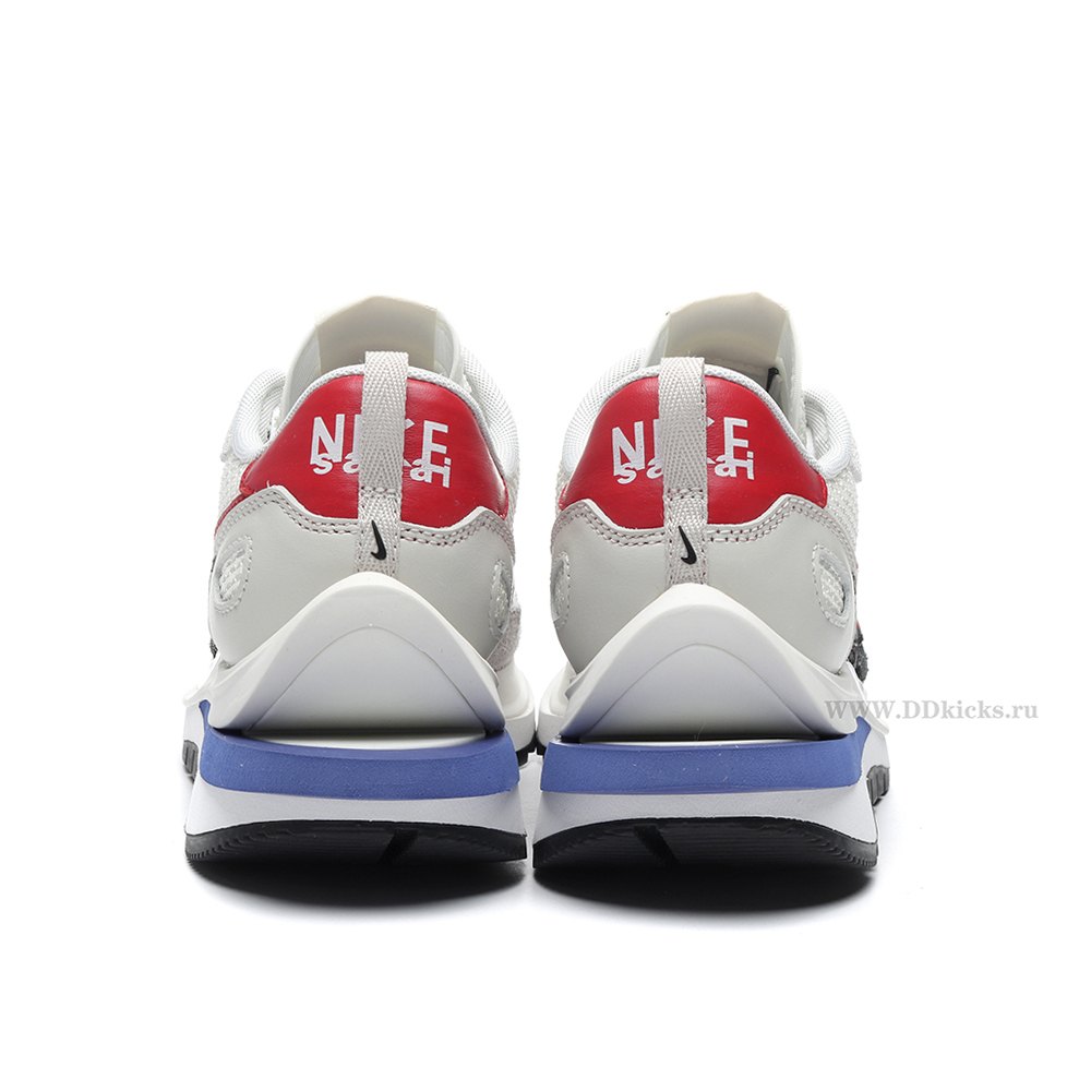 DD Nike Vaporwaffle sacai Sport Fuchsia Game Royal