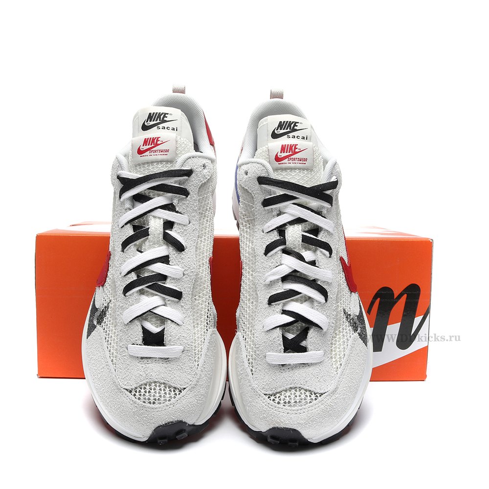 DD Nike Vaporwaffle sacai Sport Fuchsia Game Royal