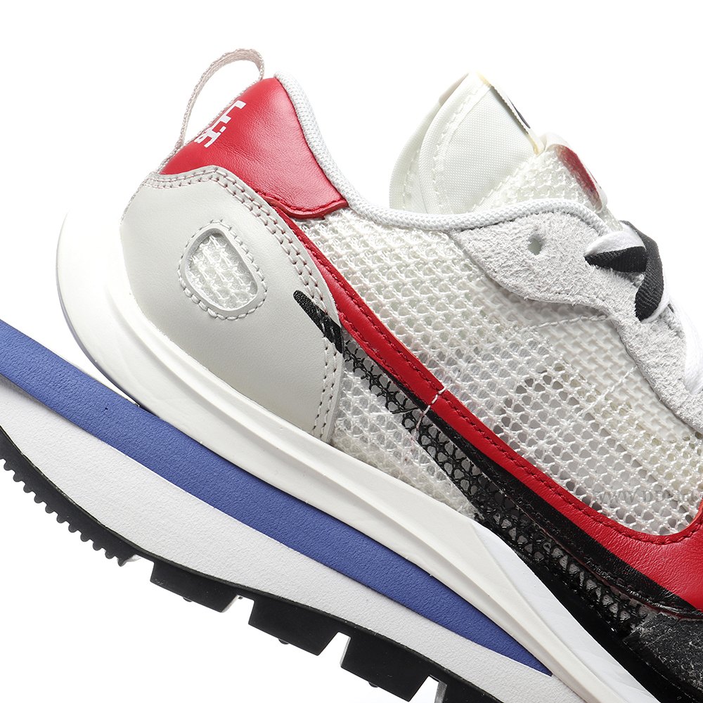 DD Nike Vaporwaffle sacai Sport Fuchsia Game Royal