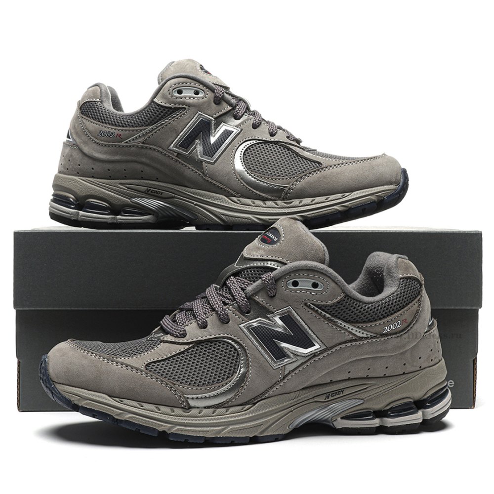 DD New Balance 2002R Light Grey