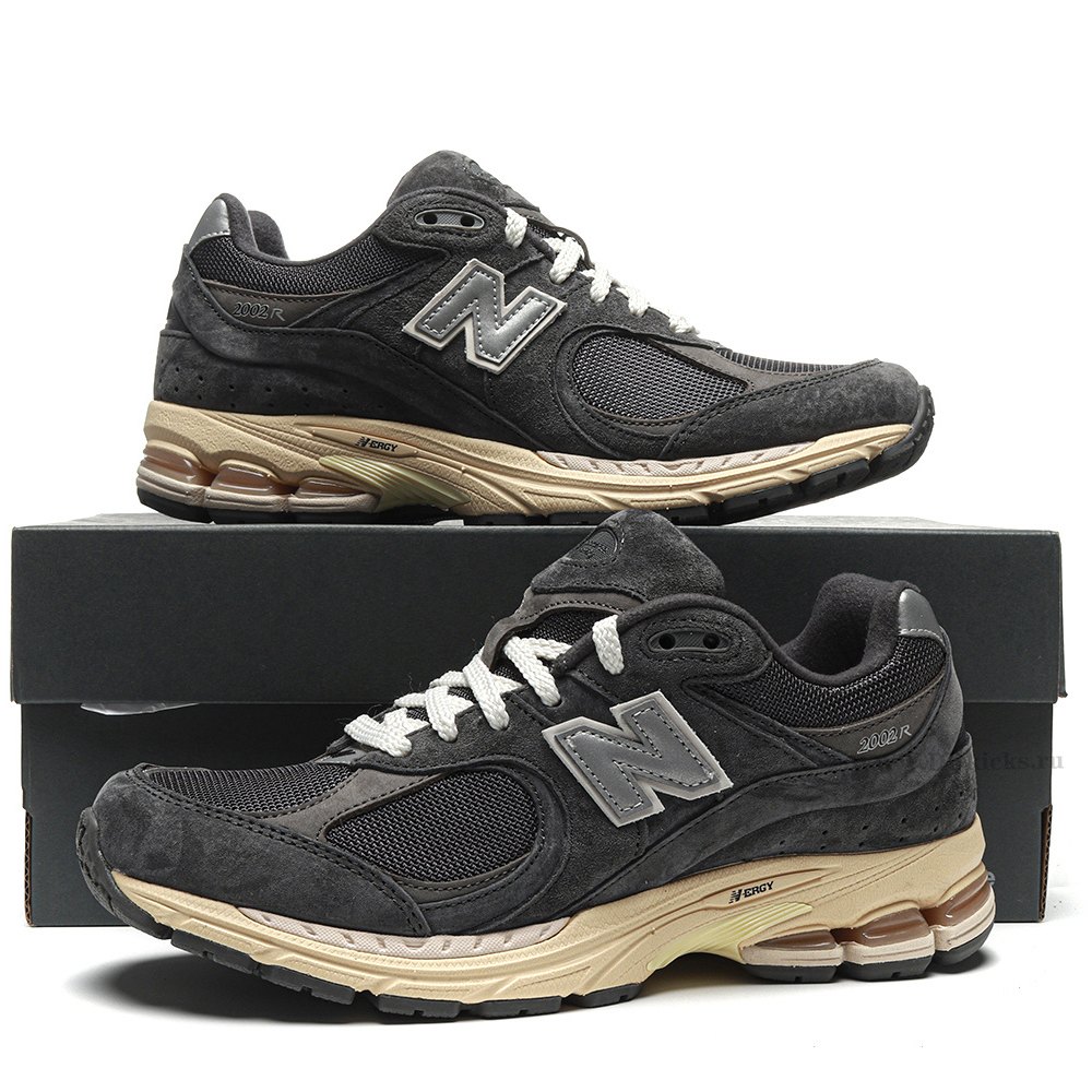 DD New Balance 2002R Black Dark Grey