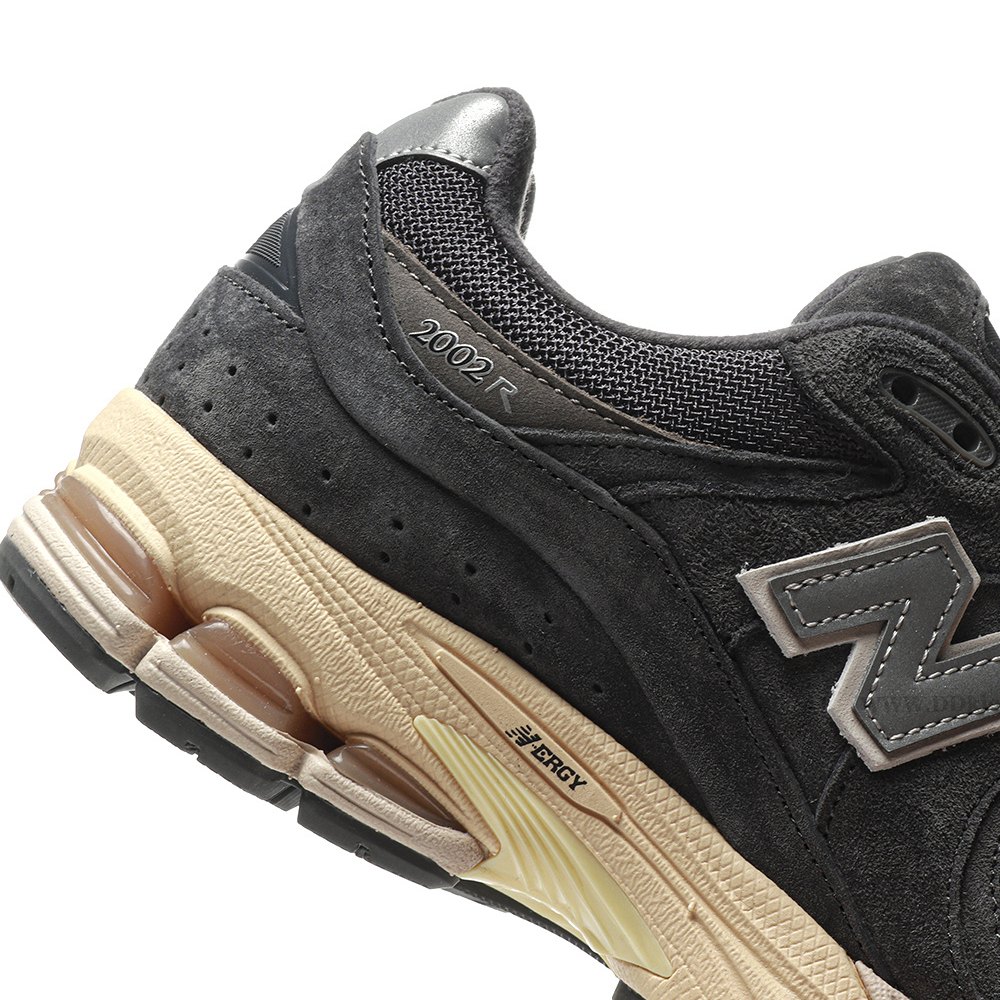 DD New Balance 2002R Black Dark Grey
